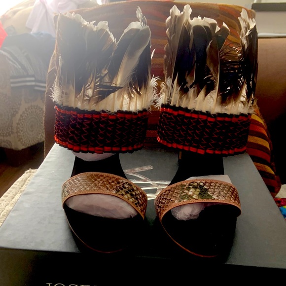 SHOES - Picture 1 of 7